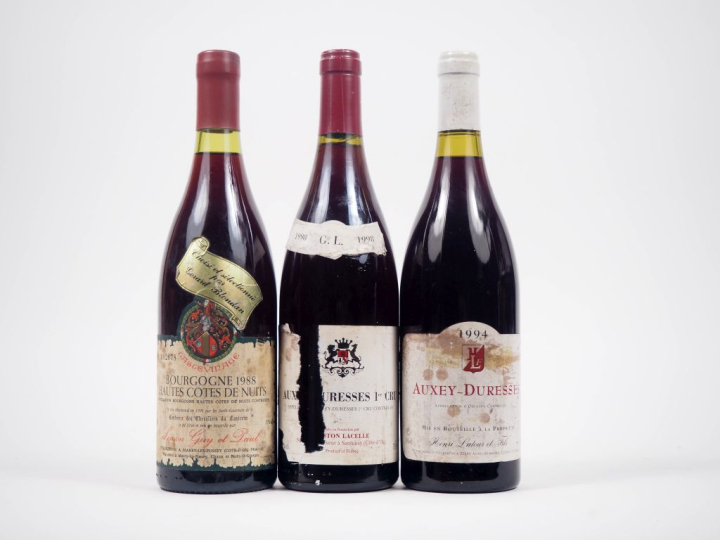 3 BOUTEILLES : 1 BOURGOGNE HAUTES CÔTES DE NUITS - 1988 - ES/1 AUXEY D