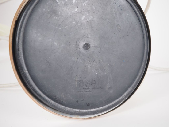 FASE. Lampe "Boomerang" année 60 en métal laqué. Piètement pivotant et