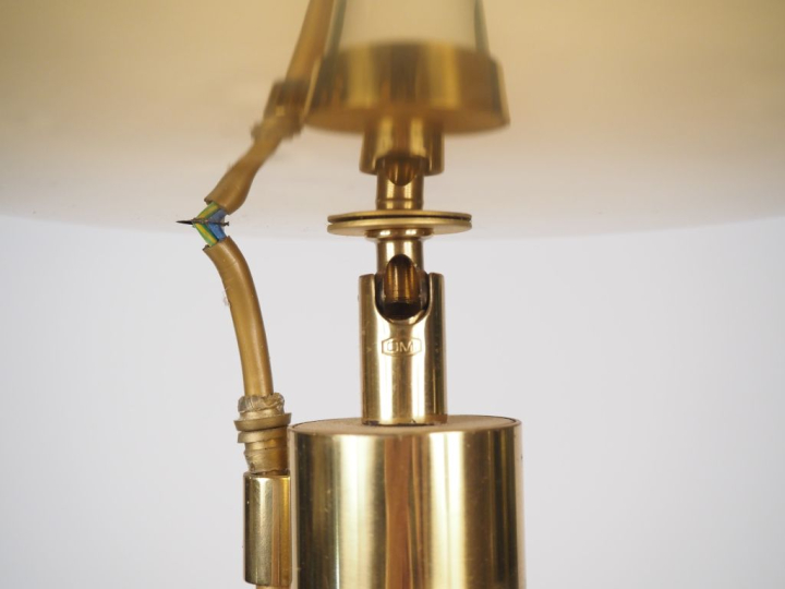 Lampadaire années 70 en laiton doré et plexiglass, fut cylindrique, éc