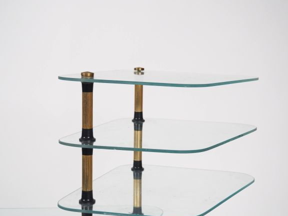 Desserte années 70 en verre et laiton, à 6 plateaux. Dim. 83 x 104 x 3