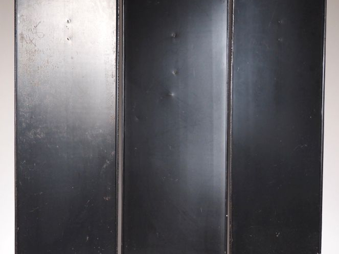 Paravent années 70 de style Art Déco en métal laqué noir et doré, à dé