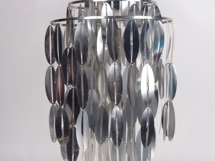 2 différents plafonniers vintage.