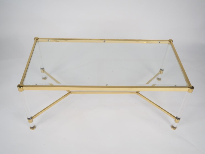 Table basse années 70 en laiton doré et plexiglass, plateau verre, qua
