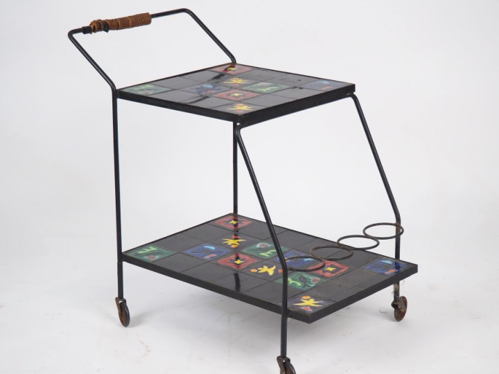 Desserte roulante années 70 en métal laqué noir et céramique polychrom
