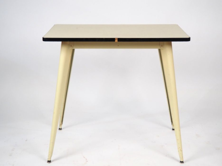 Table à écrire design en métal laqué crème, pieds compas, plateau en f