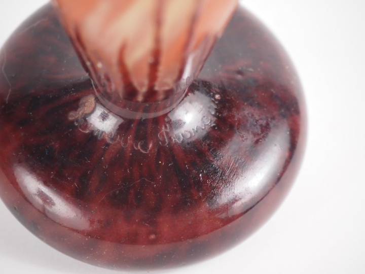 LE VERRE FRANCAIS. Vase "Cardamines"  Signé. H. 23,5 cm. (petit défaut