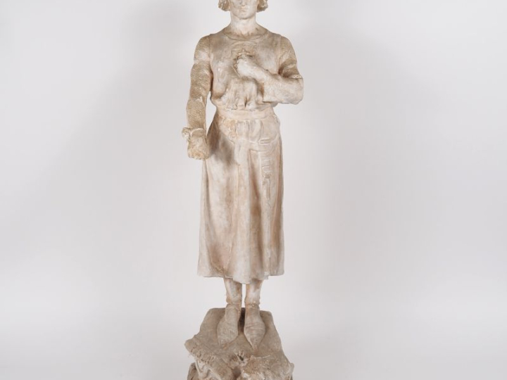 Ecole française XXème. "Portrait de chevalier en pied". Sculpture en p