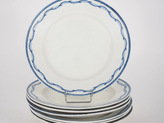 Vente aux enchères 20 assiettes plates fin XIXème en faïence fine à décore de liserés ble