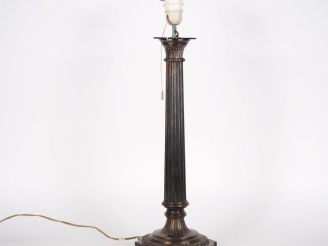 Vente aux enchères Bougeoir de style Louis XVI en métal argenté à décor de couronne de la