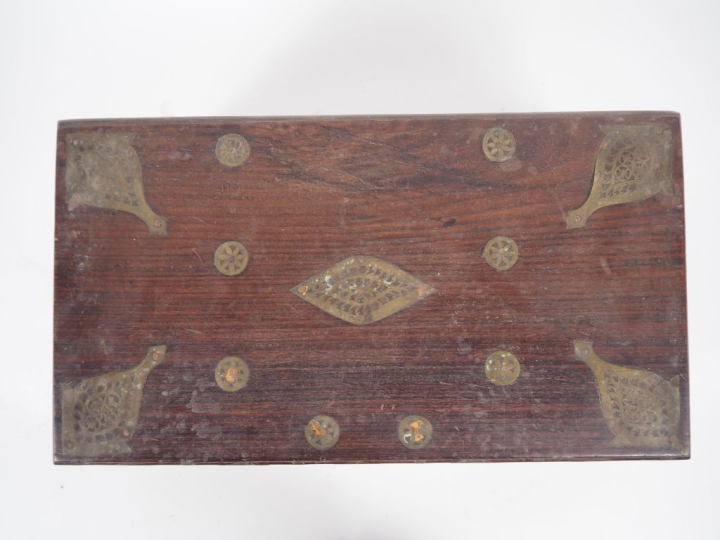 Coffret de voyage en acajou et placage d'acajou, ornementation de lait