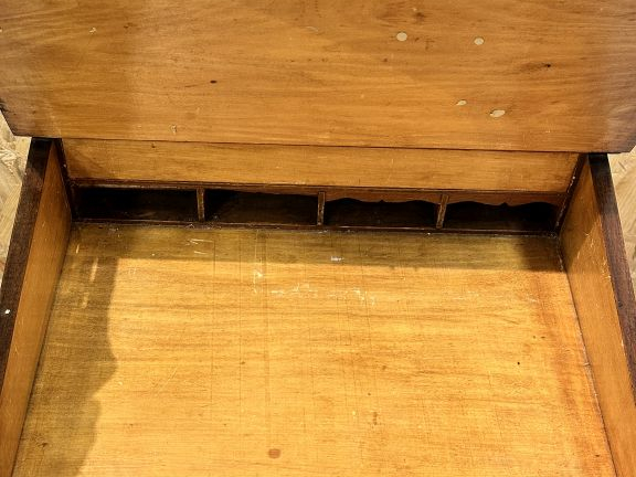 Bureau Davenport XIXème en marqueterie, ouvrant à un abattant, quatre 