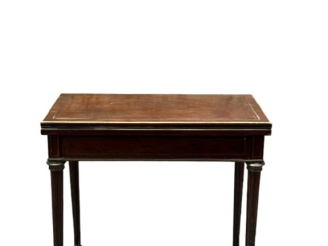 Vente aux enchères Table à jeux Napoléon III de style Louis XVI, en acajou et placage d'a