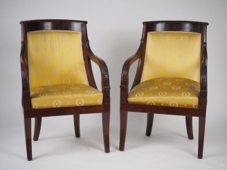 Vente aux enchères Paire de fauteuils gondole Napoléon III de style Empire, en acajou et 