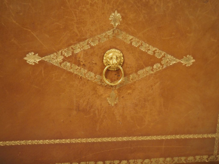 Grand cartonnier début XIXème en acajou et placage d'acajou, ouvrant à