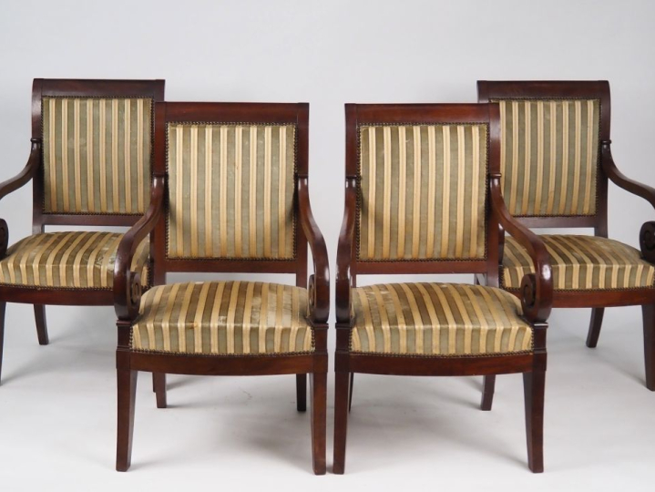 JACOB.  Mobilier de salon Empire en acajou et placage d'acajou, accoto