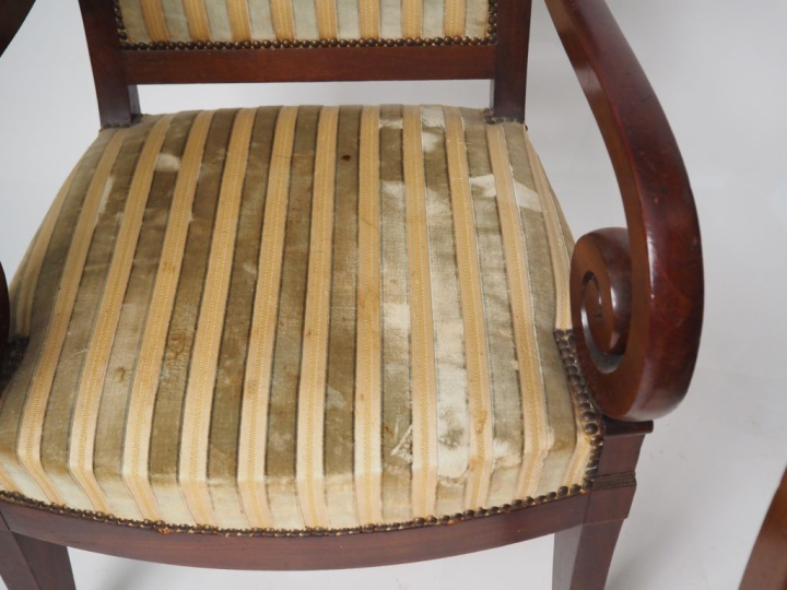 JACOB.  Mobilier de salon Empire en acajou et placage d'acajou, accoto