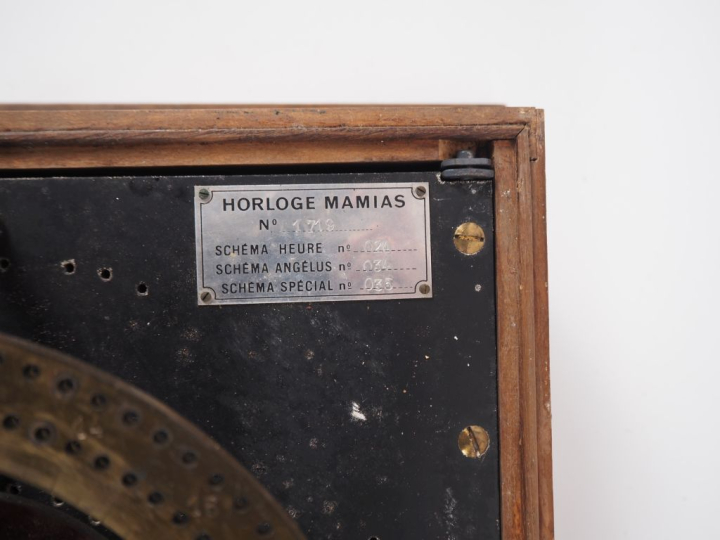 A. DIDELOT à Biberkirch. Horloge "l'angelus electro-automatique" dans 