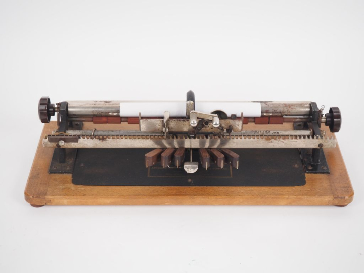 AMERICAN FOUNDATION FOR OVERSEAS BLIND Inc, Calculatrice américaine en