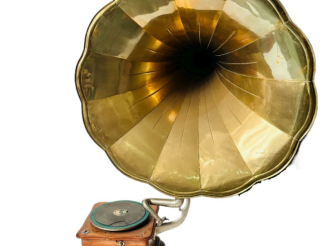 Vente aux enchères FONTANON.  Spectaculaire radiophone avec son pavillon. H. totale avec 