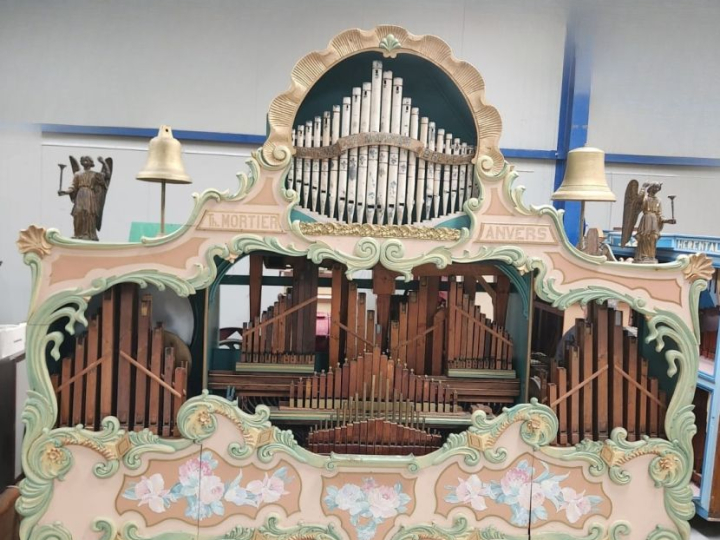 Orgue automatique de danse, 84 touches reconstruit à partir d’éléments