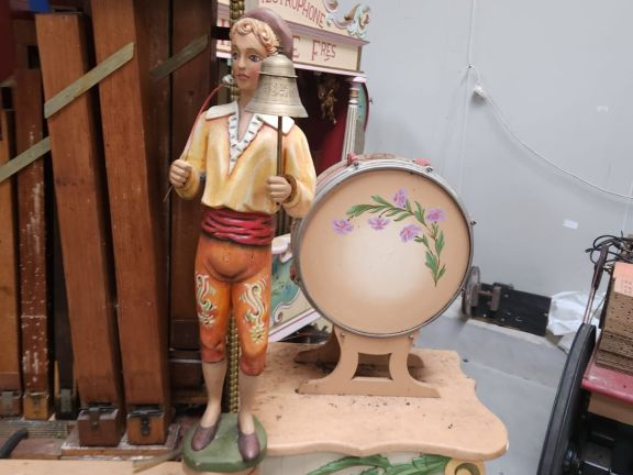 Orgue automatique de danse, 84 touches reconstruit à partir d’éléments