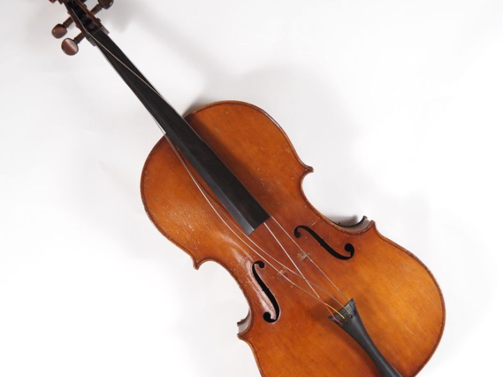 Violoncelle	 français petit 7/8 fait à Mirecourt vers 1900. 	690mm	. à