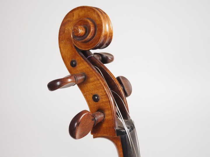 Violoncelle	 français petit 7/8 fait à Mirecourt vers 1900. 	690mm	. à