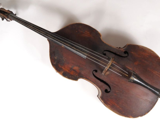 Vente aux enchères Contrebasse	 française 3/4 vers 1850-1880. 		mauvais état, 	multiple f