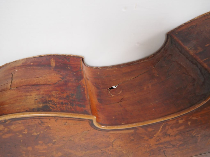 Contrebasse	 française 3/4 vers 1850-1880. 		mauvais état, 	multiple f