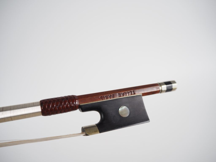 Archet de violon 	fait par Celestin Clasquin à Paris vers 1920 Signé "