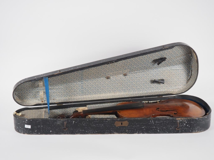 Violon 	allemand fait vers 1890. 	335mm	. bon état	, reverni Expert : 
