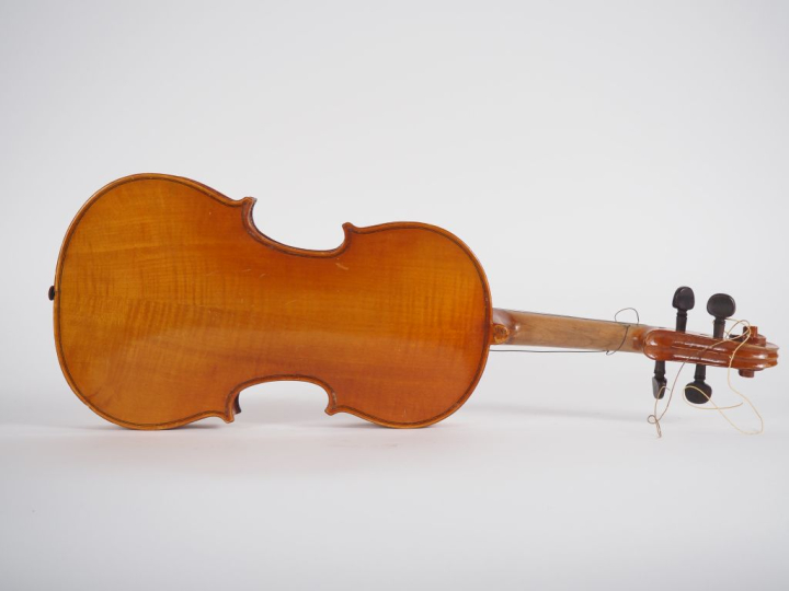 Violon 1/2 fait à Mirecourt signé Breton avec son archet. 310 mm A mon