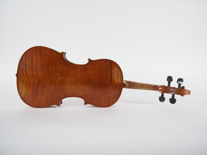 Violon 	allemand fait vers 1910-1915. 	361mm 	mauvais état	, cassures 