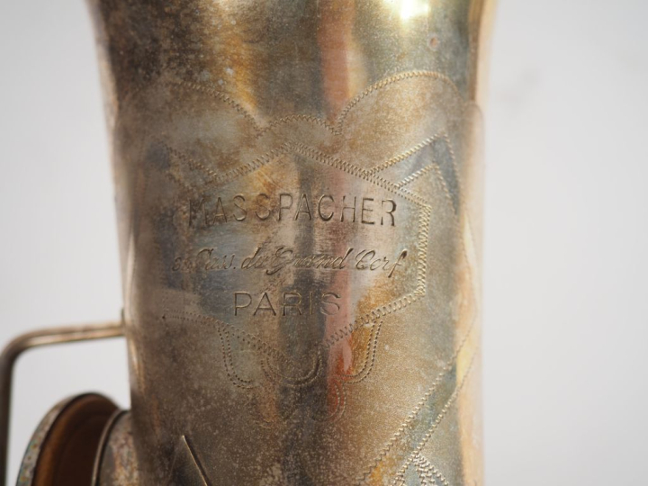 MASSPACHER. Saxophone Alto en métal argenté.