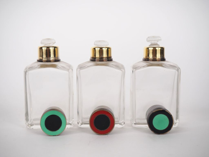 Nécessaire à parfum Art Déco en cristal et argent, comprenant trois fl