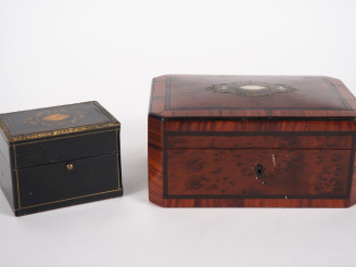 Vente aux enchères Coffret Napoléon III en marqueterie Boulle. Dim. 8 x 17 x 12 cm.  On y