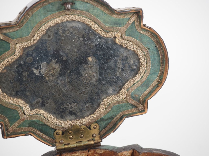 Boîte à bijoux Napoléon III en bois noirci, ornementation de laiton à 