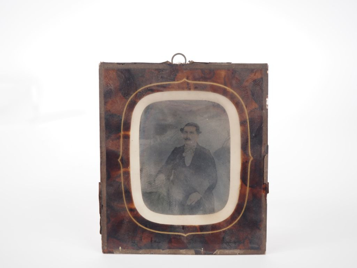 Daguerréotype fin XIXème, "portrait d'homme". Dim. 8,5 x 6,5 cm.