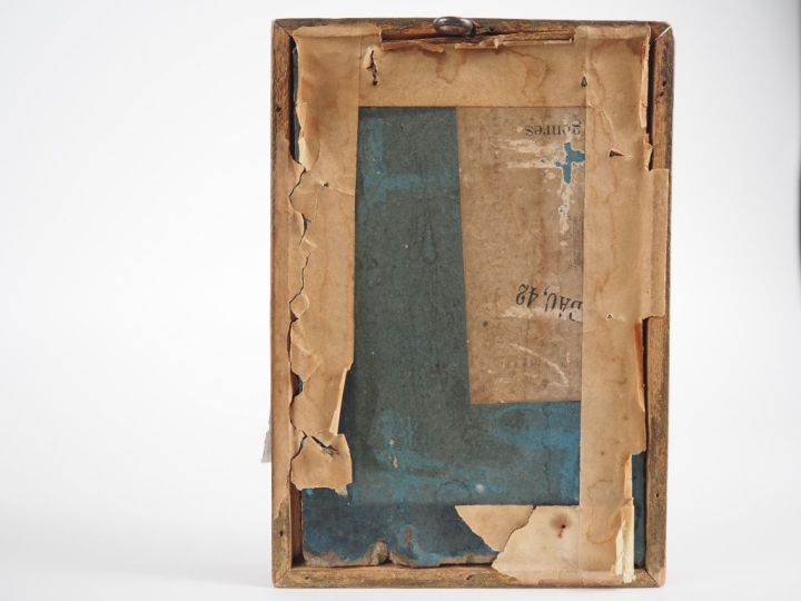 Composition Art Nouveau en cire polychrome, "jeune fille au bain", sig