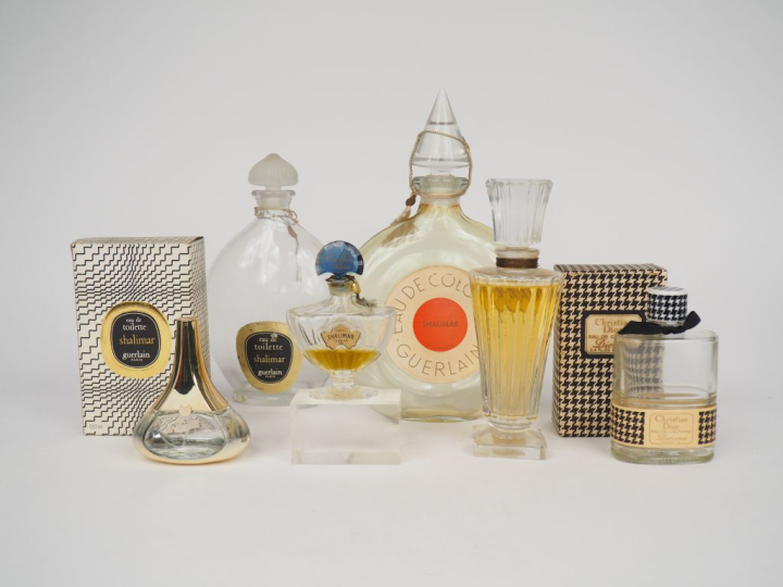 Ensemble de flacons de parfums comprenant :  - Parfum fleur de feu de 