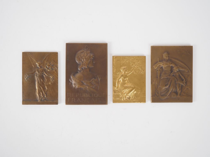 Quatre différentes plaques en bronze d'après Vernier, Massouli, Charle