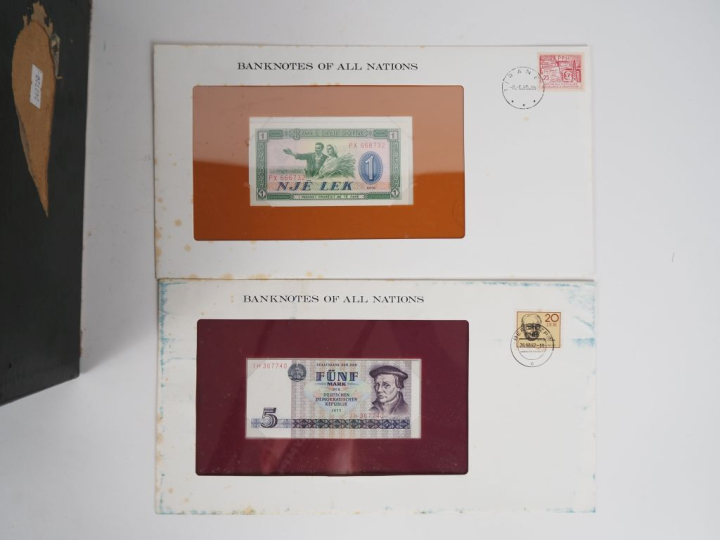 Coffret  "banknotes of all nations"  Edition Franklin des années 80, c