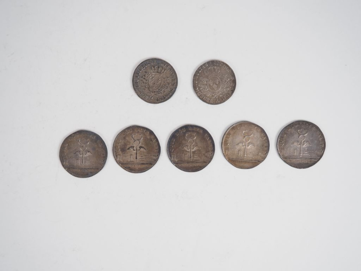2 quarts d'écu Louis XVI en argent 1785 et 1786. Poids 11 g.  On y joi