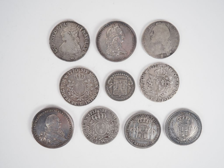 Ensemble de monnaies en argent comprenant :  3 monnaies Louis XVI, écu