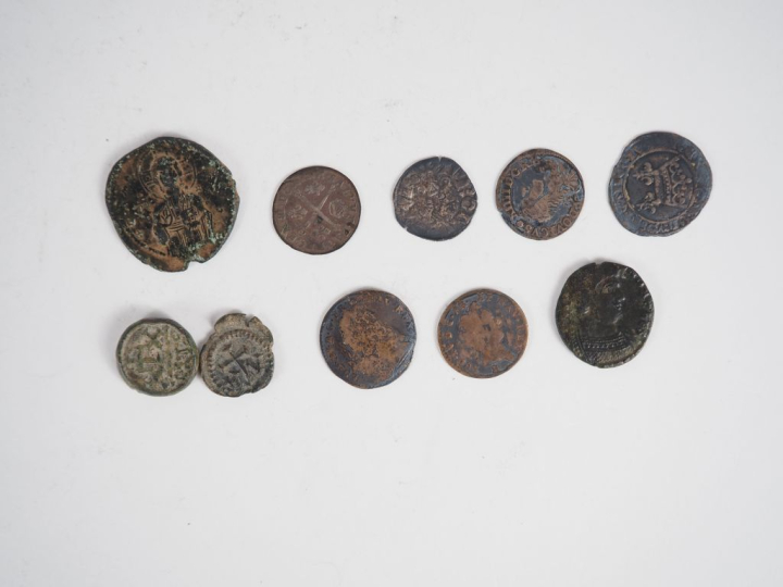 Ensemble de 10 jetons royaux.