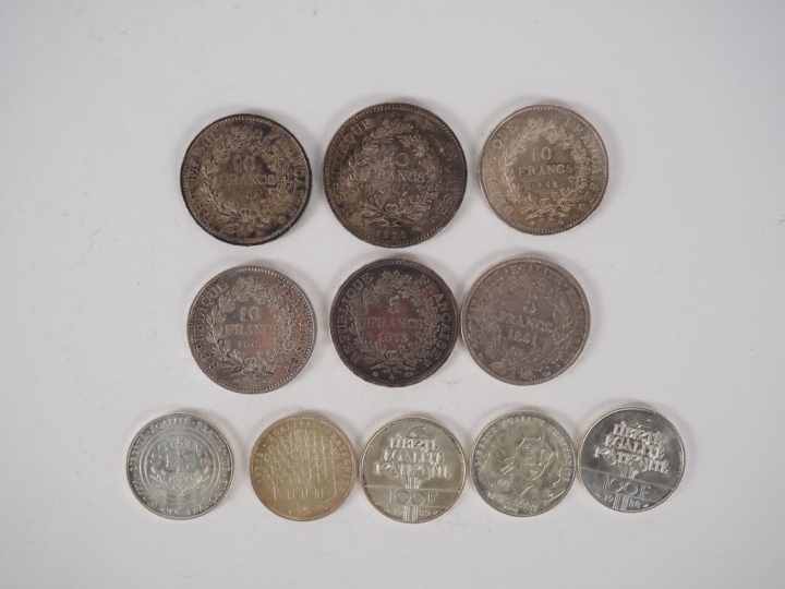 11 monnaies française en Argent 900 millièmes. Poids. 230 g.
