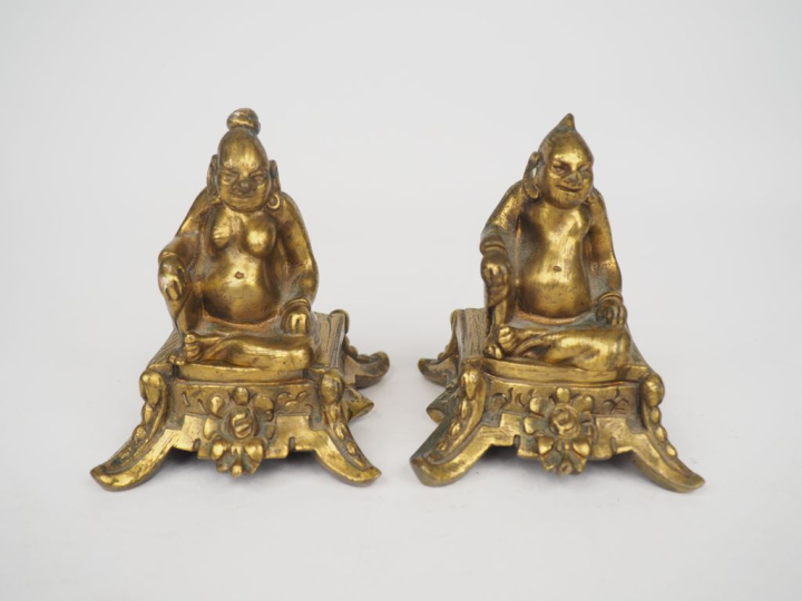Paire de sujets en bronze extrême-orient, "divinités érotiques". H. 8 