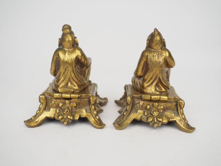 Paire de sujets en bronze extrême-orient, "divinités érotiques". H. 8 