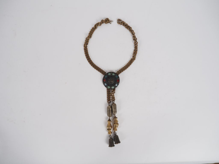 Jean Paul GAULTIER. Collier de style ethnique. (Fermoir cassé).