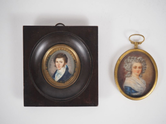 Vente aux enchères Miniature XIXème, "portrait d'homme". Dim. 3,5 x 3 cm.  On y joint une